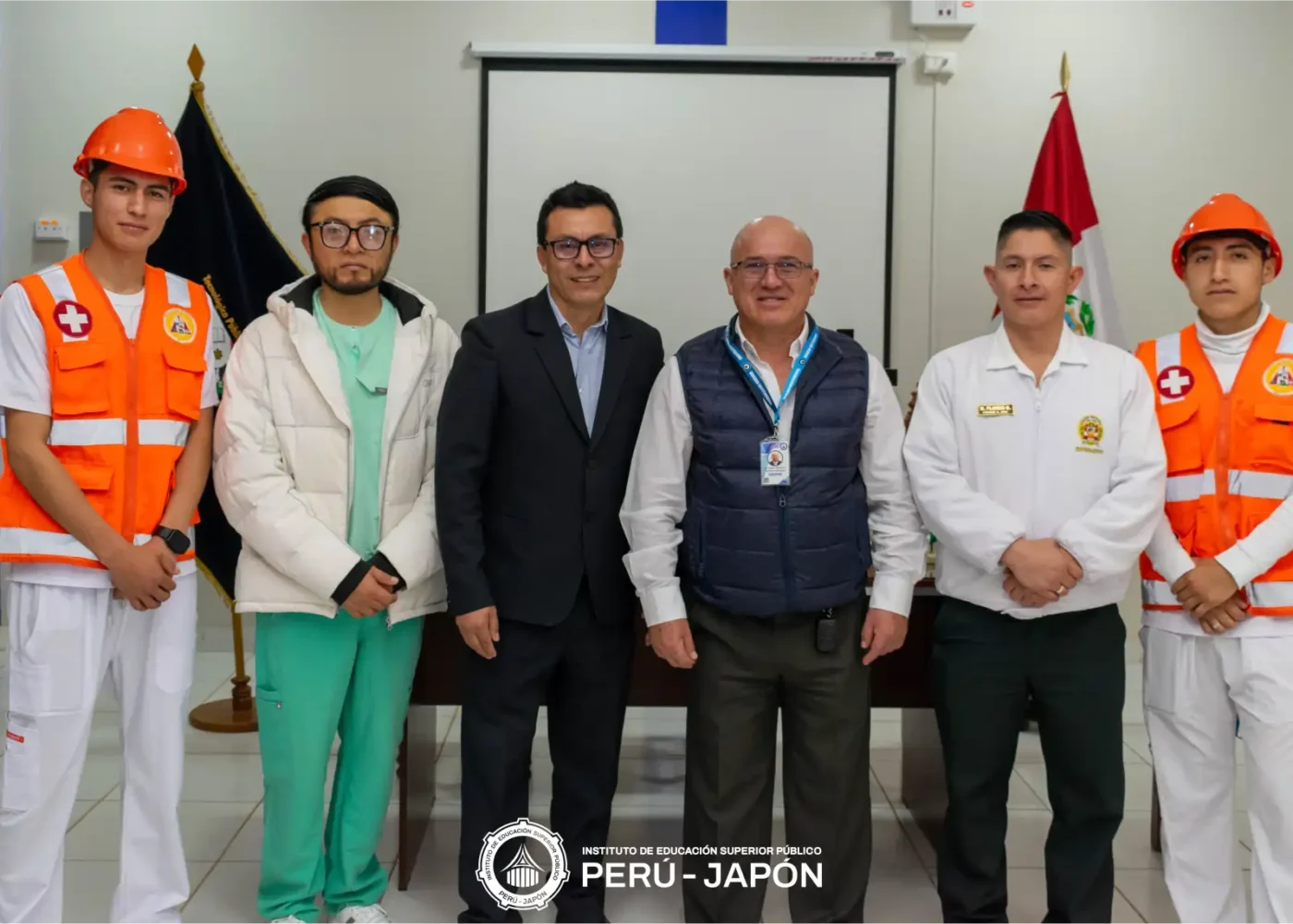 Instituto reconoce a Brigada de Primeros Auxilios y Reacción Rápida con entrega de resoluciones y fotochecks