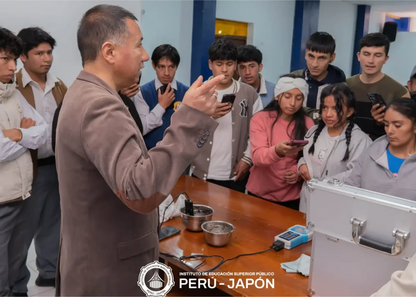 Estudiantes de Producción Agropecuaria fortalecen sus competencias en análisis e interpretación de suelos